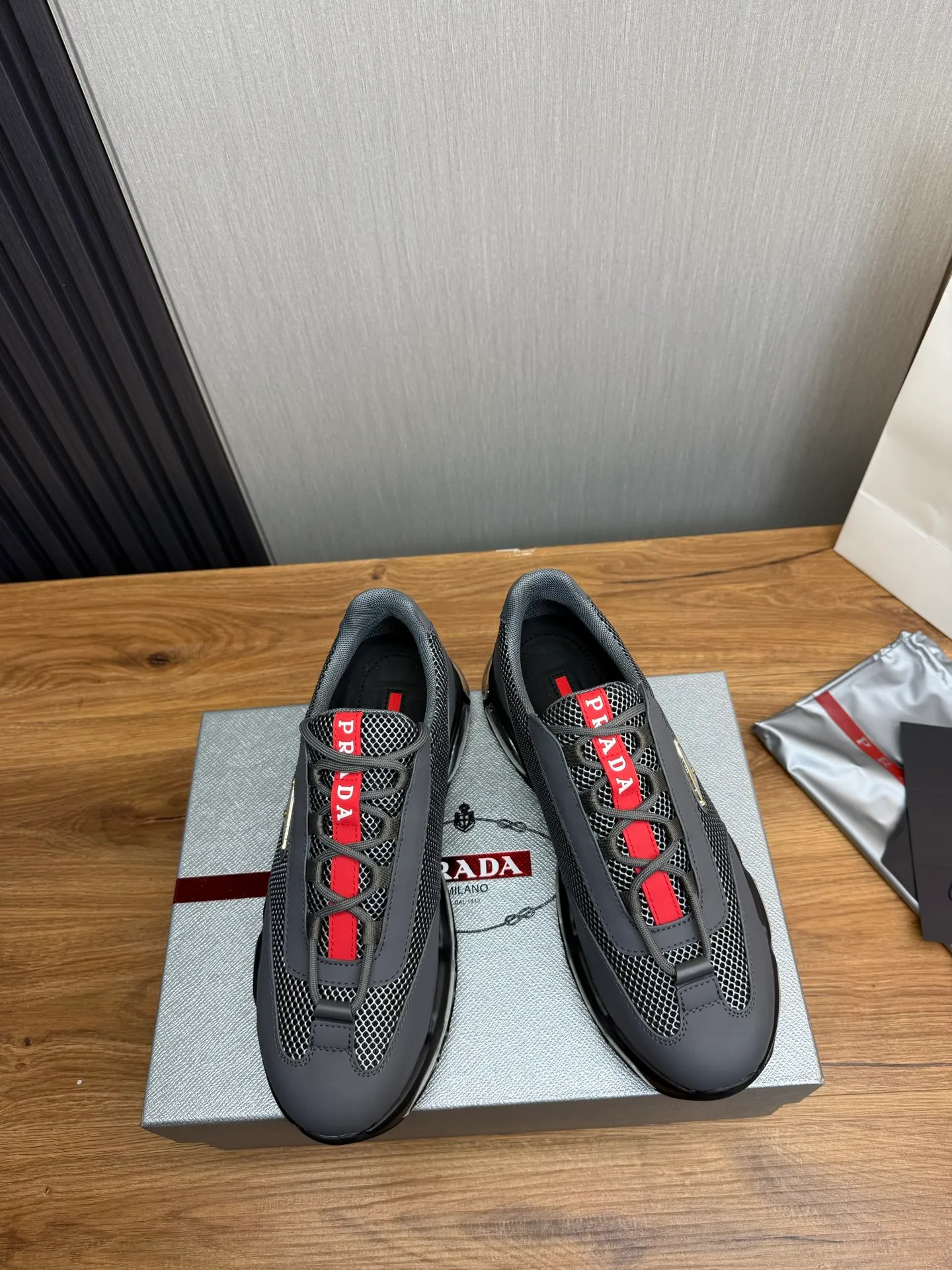 Men's shoes 💰660💰 [PRADA] Men's shoes are popular in the counter, high-quality shipments ✔️Official website synchronization, original imported cowhide with comfortable mesh + cowhide lining, 1⃣️:1⃣️reproduction, original factory air-cushioned original sole, 38-45